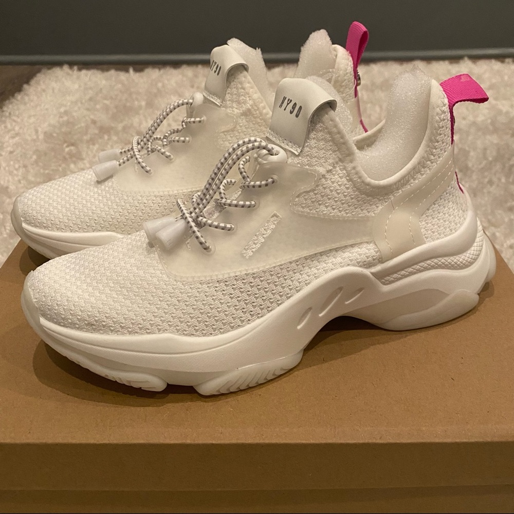 SOLD! Steve Madden Myles Sneakers